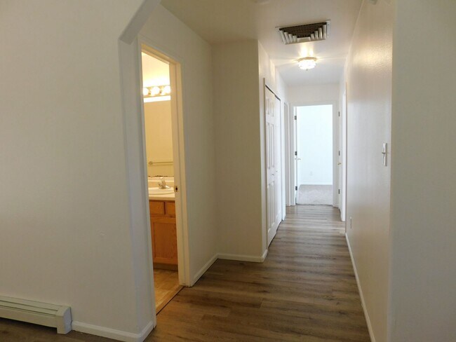 Building Photo - Spacious Home in N Grand Junction