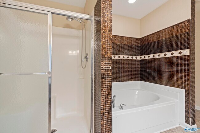 Building Photo - 29943 Brentshire Dr