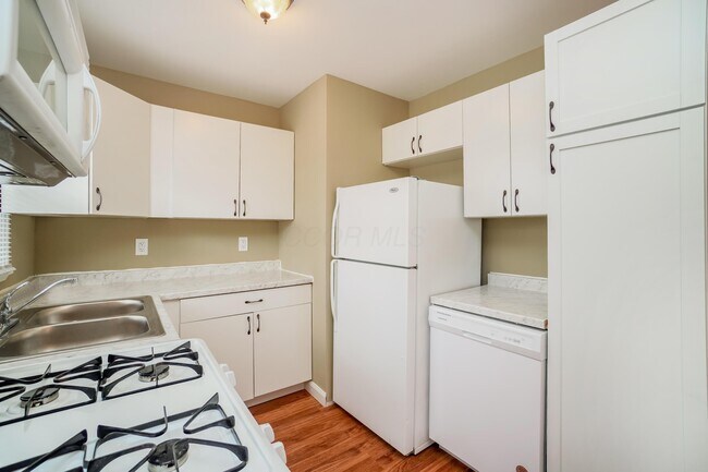 Building Photo - 2231 Dartmouth Ave