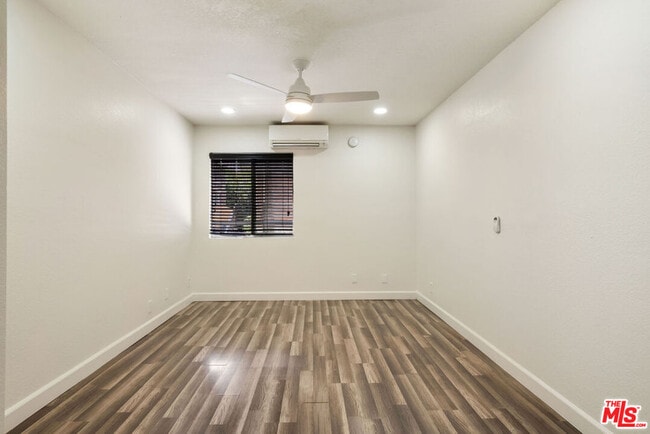 Building Photo - 327 Chestnut Ave