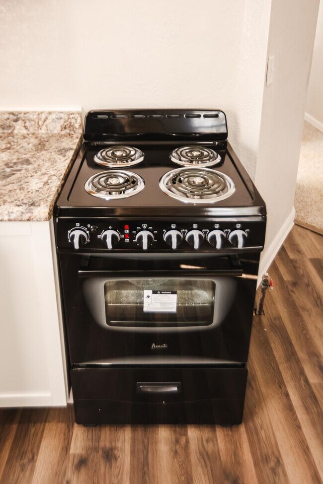 Building Photo - 628 Evesham Ave