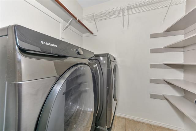 Building Photo - 1020 Breeders Cup Dr