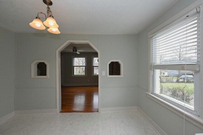 Building Photo - Renovated East Nashville Home | 3BR + Washer/Dryer + Off-Street Parking