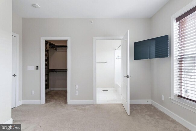 Building Photo - 612 Marina Landing Ln