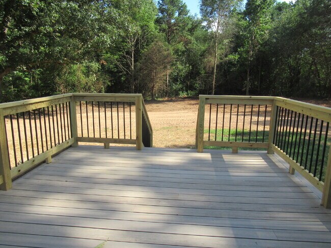 Building Photo - Renovated 2-Bedroom Duplex for Rent Just North of Lincolnton!