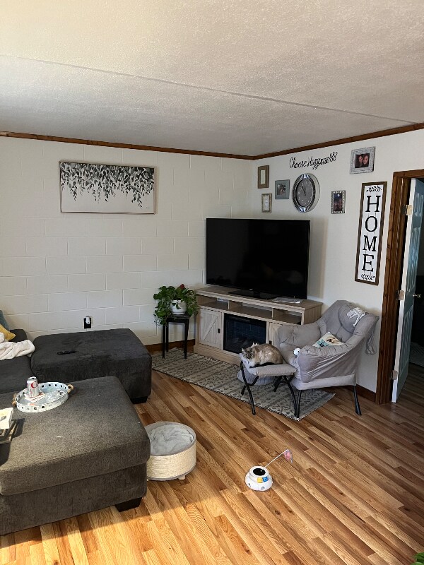 Building Photo - 80 Riverside Dr