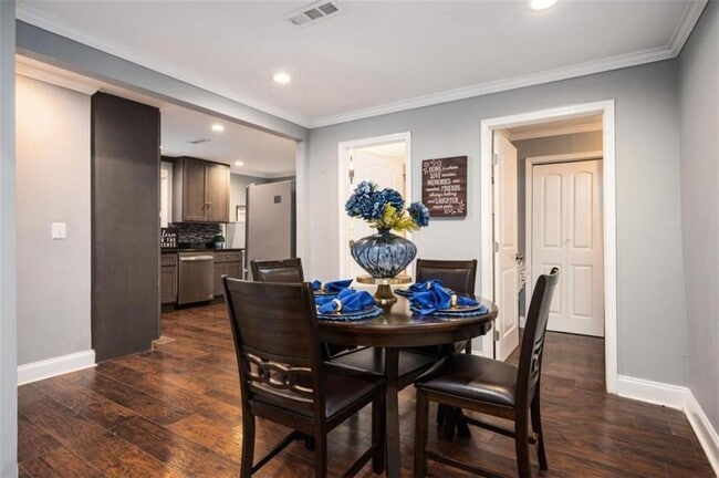 Building Photo - 3479 Thompson Dr NW