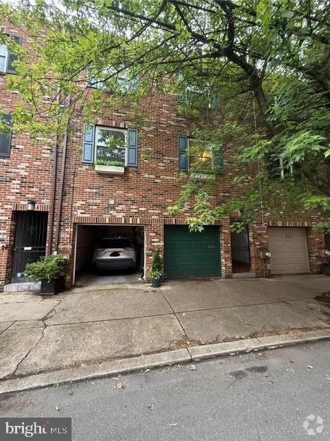 Building Photo - 1714 Bainbridge St