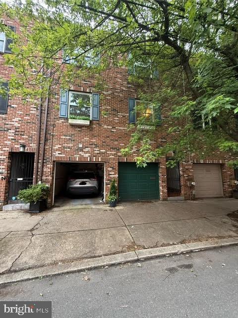 Primary Photo - 1714 Bainbridge St