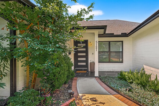 Building Photo - 5121 Locust St