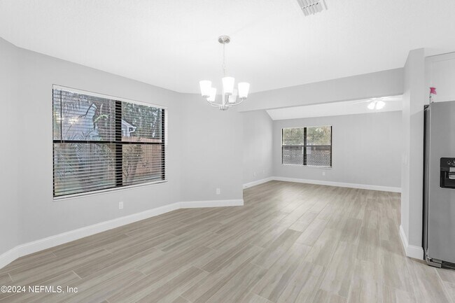 Building Photo - 3912 English Colony Dr S