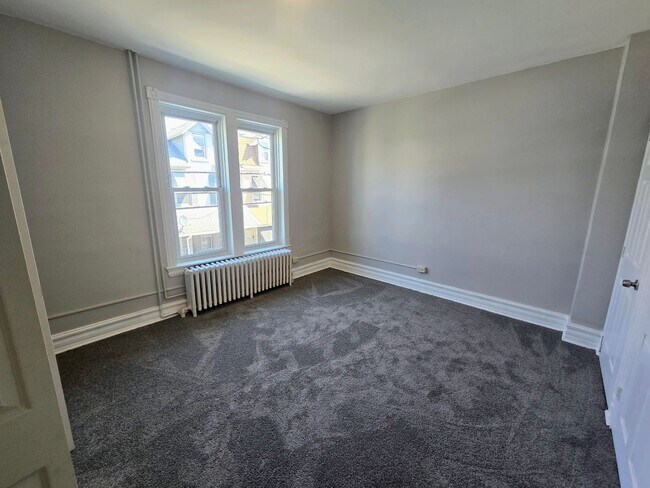 Building Photo - 126 N Penn St