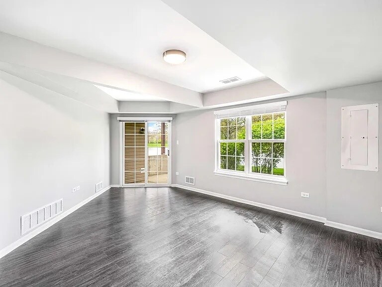 Building Photo - 13843 S Cambridge Cir