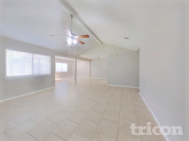 Building Photo - 5515 Fallengate Dr