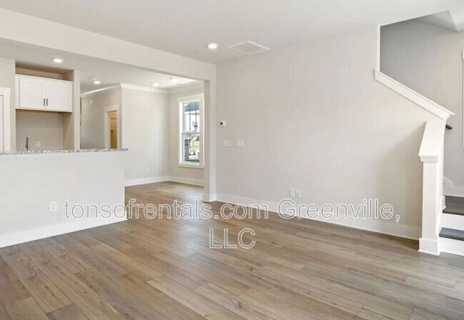 Building Photo - 203 Dalmatian Dr