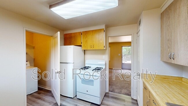 Building Photo - 411 N 30th St