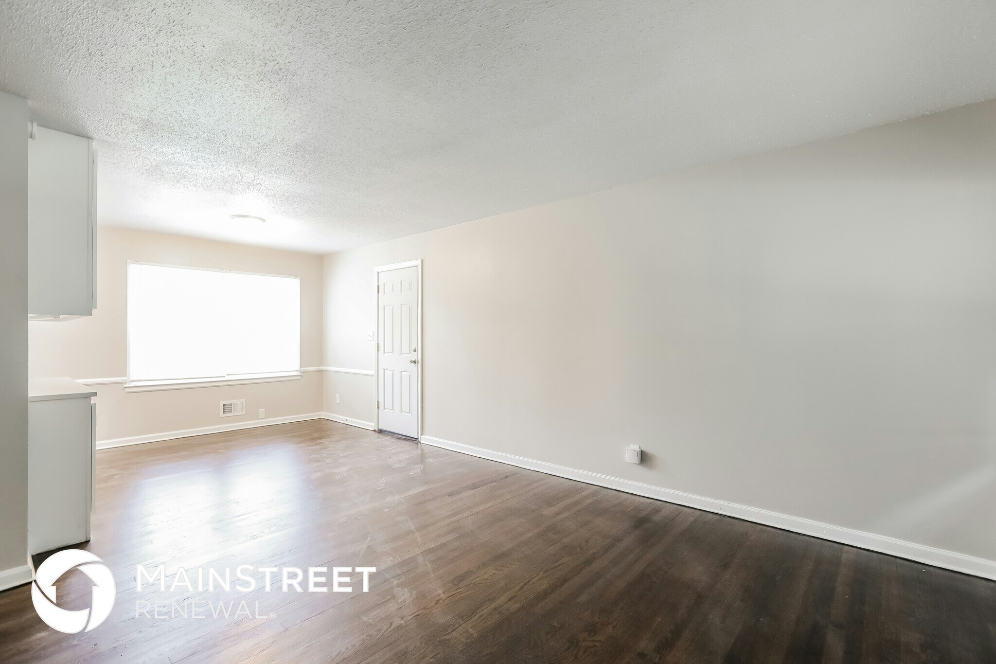 Building Photo - 9505 Newton Ave