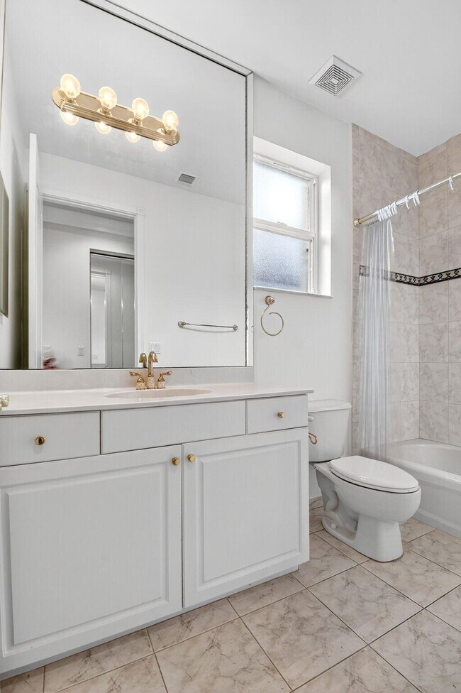 Building Photo - 7145 Veneto Dr