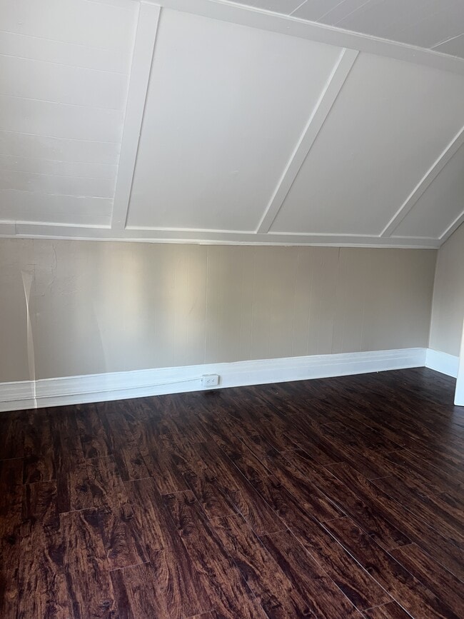 Building Photo - 367 Hawley St