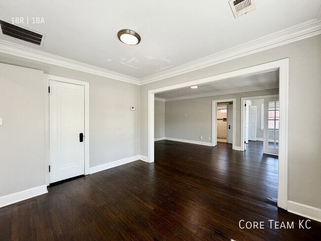 Building Photo - 217 E 46th St