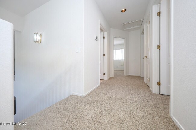 Building Photo - 831 S Rincon Rising Rd
