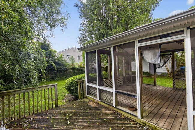 Building Photo - Lakeville Estates