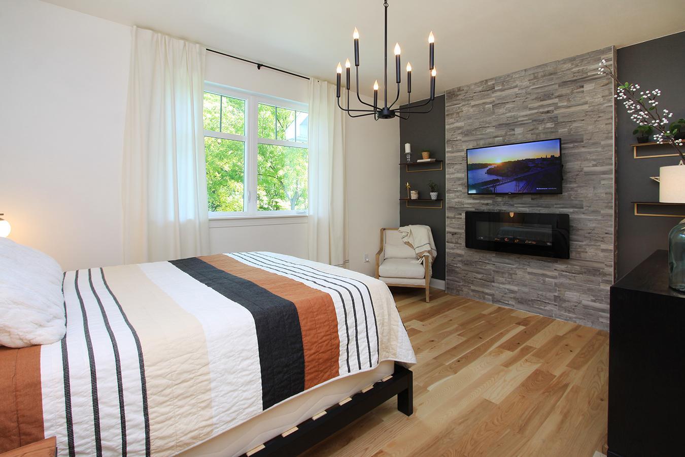 primary bedroom - 131 Mill St