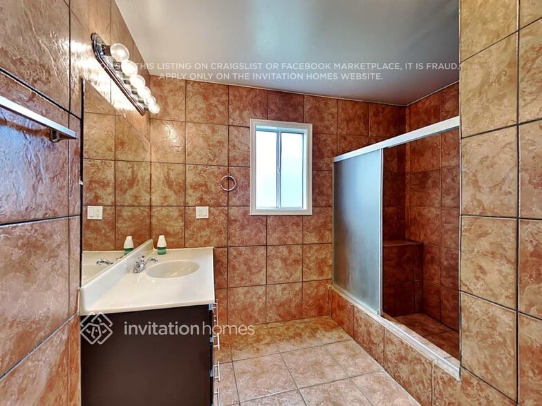 Building Photo - 24416 Island Ave