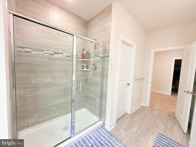 Building Photo - 161 Livingston Ln