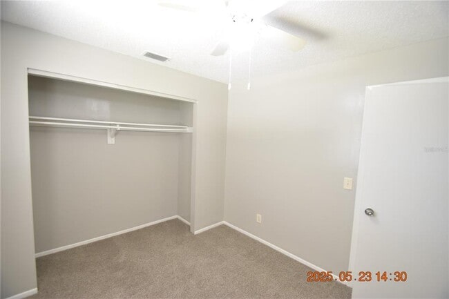 Building Photo - 4432 Tarpon Dr
