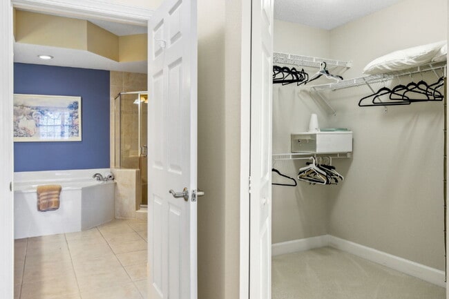 Building Photo - Fully Furnished 3/3 Ocean Grande Condo