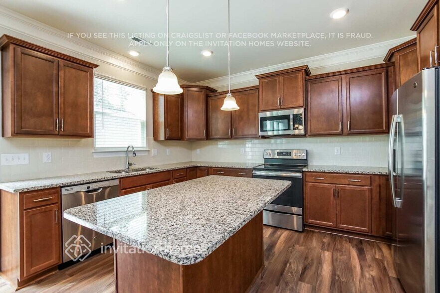 Building Photo - 155 Cliffview Dr