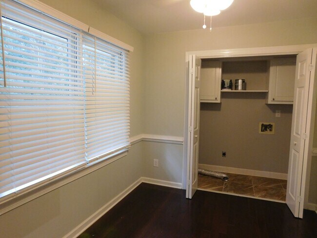 Building Photo - 278 Gatewood Dr