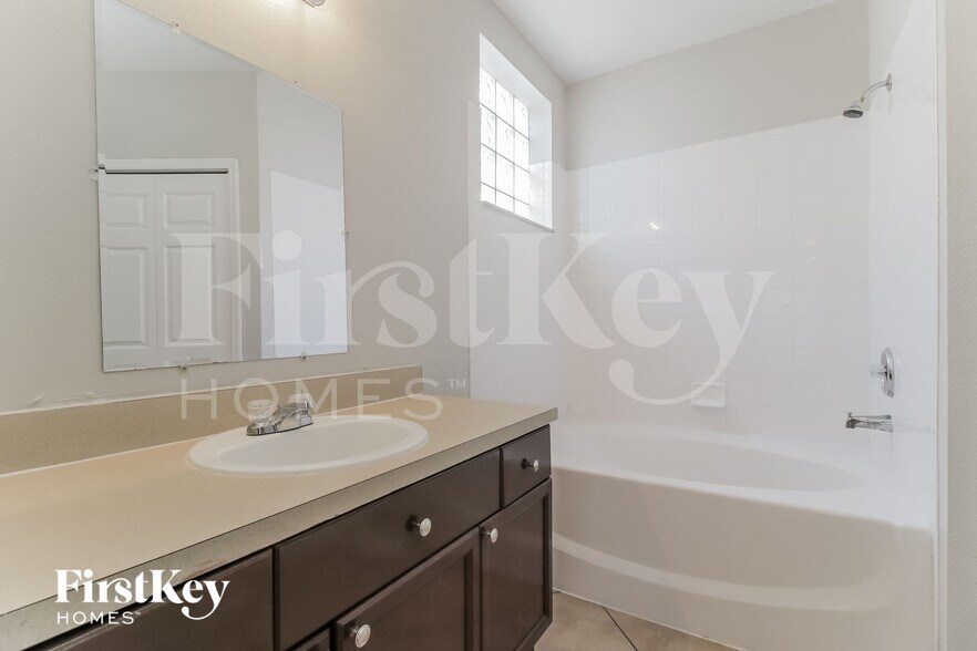 Building Photo - 5156 Aventura Blvd