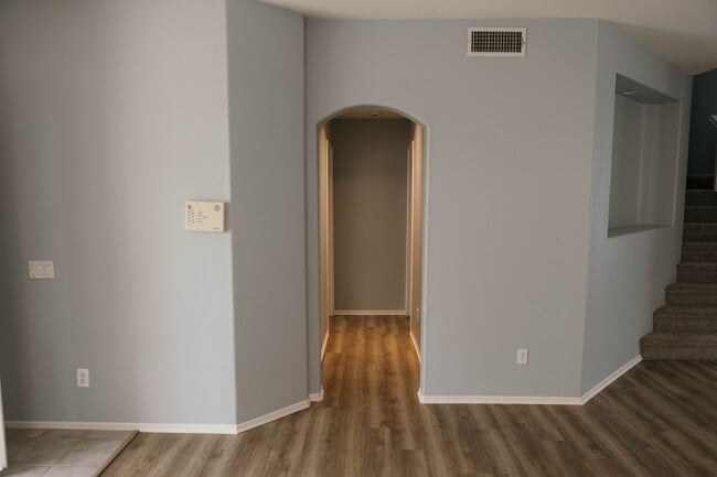 Building Photo - 1605 Snow Ave