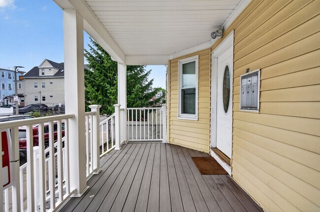 Building Photo - 64 Topliff St