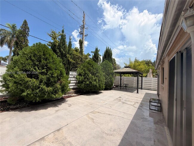 Building Photo - 14467 SW 137th Ct