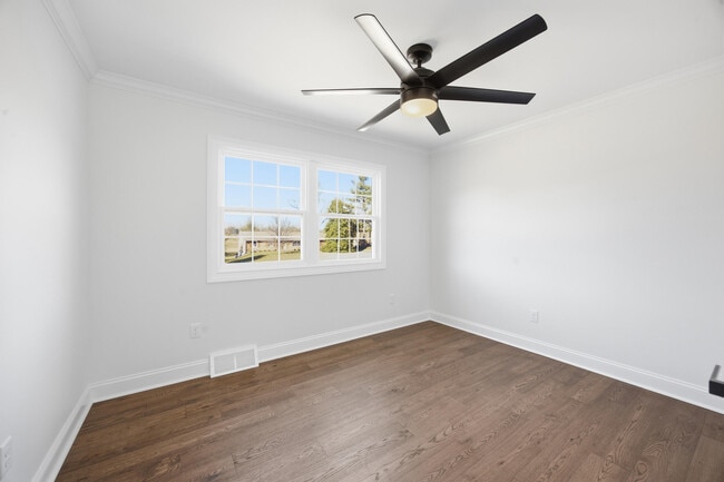Building Photo - 294 Idle Hour Dr