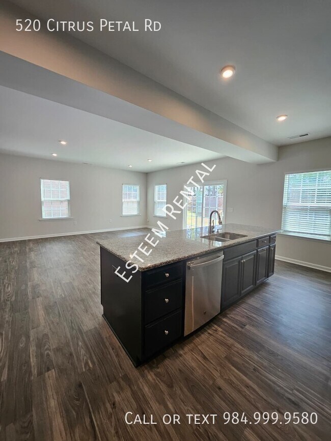 Building Photo - 520 Citrus Petal Rd