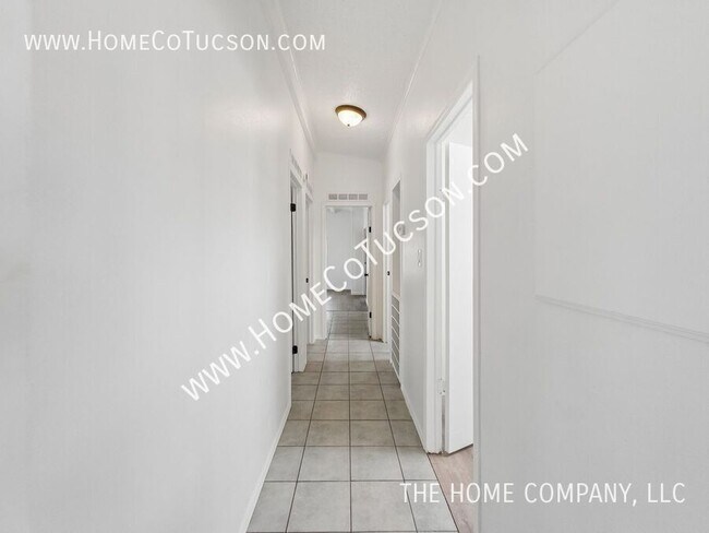 Building Photo - 12151 W Blue Quail Pl