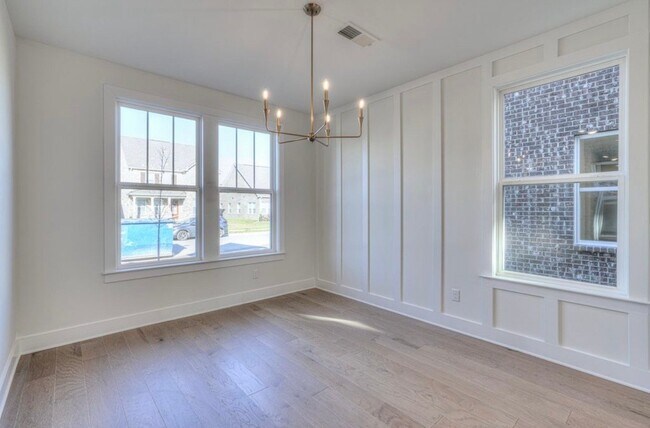 Building Photo - 9131 Headwaters Dr