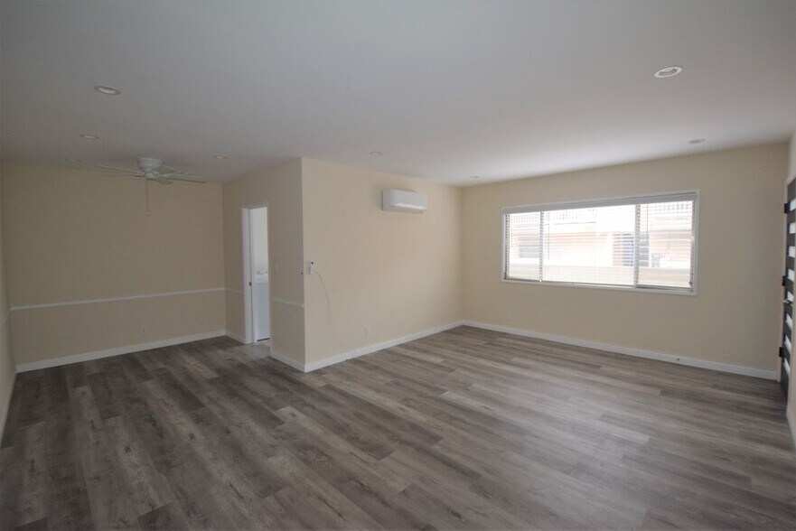 Building Photo - 4334 Mammoth Ave