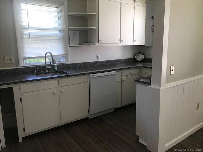 Building Photo - 201 Myrtle St