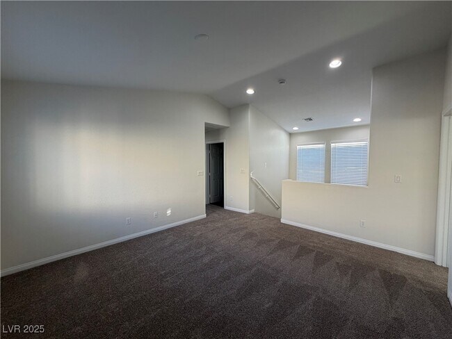 Building Photo - 287 Red Eucalyptus Dr