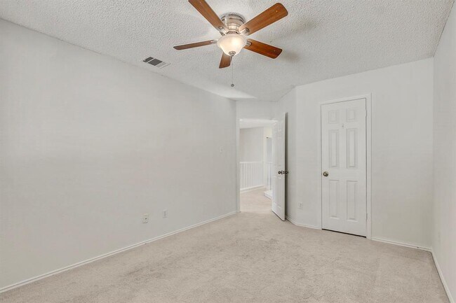 Building Photo - 17516 Klamath Falls Dr