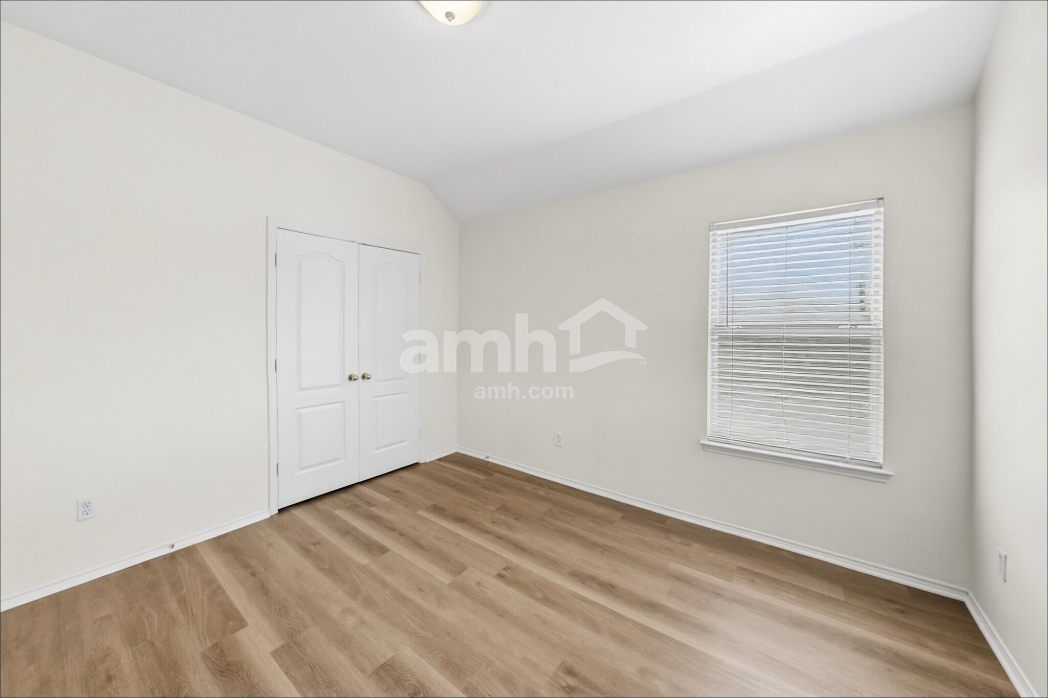 Building Photo - 2112 Lake Fork Ln