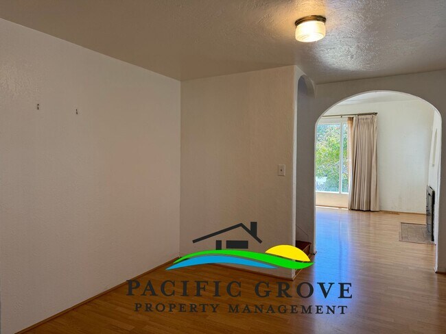 Building Photo - Delightful 3-Bedroom, 2 bath home in Pacif...