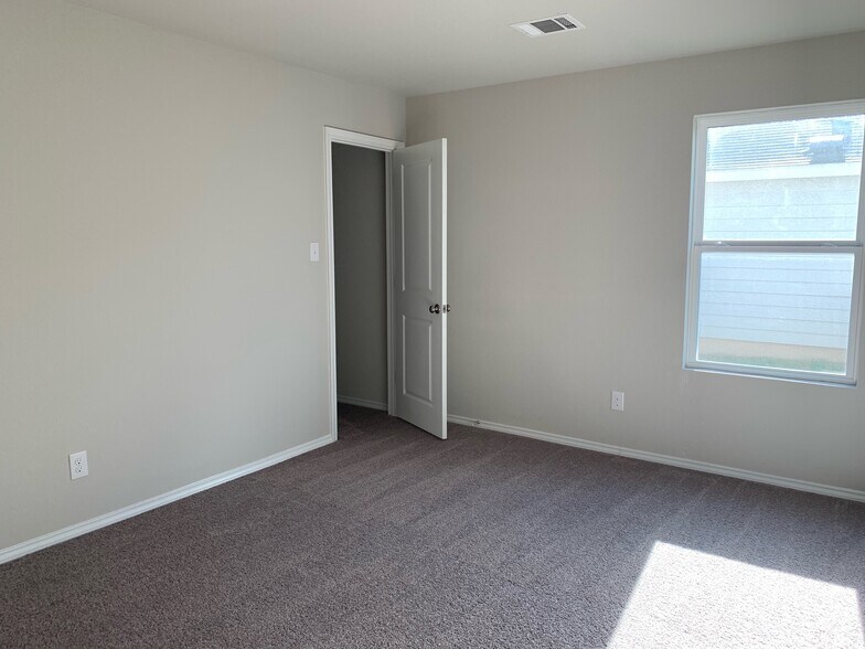 Building Photo - 4818 Republic View