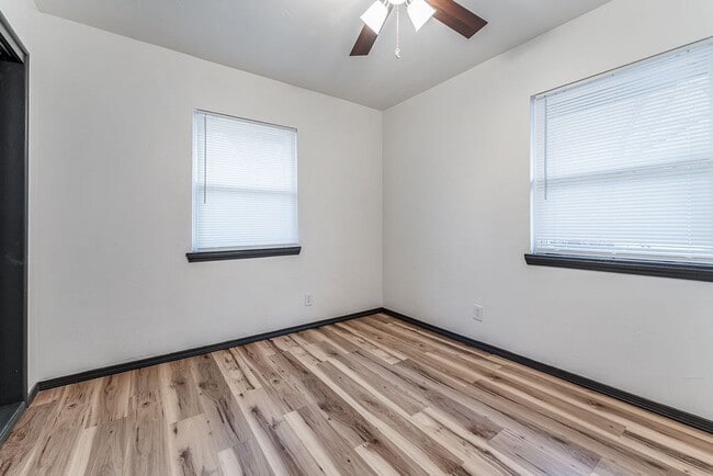 Building Photo - 1501 NE 33rd St