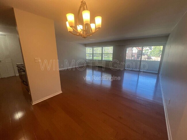 Building Photo - 3965 N Meridian St